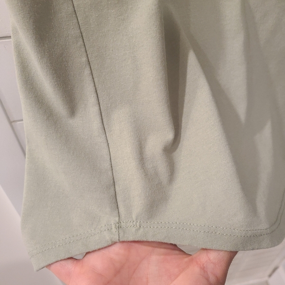 Dolly Parton Olive Graphic Tee - Picture 6 of 6